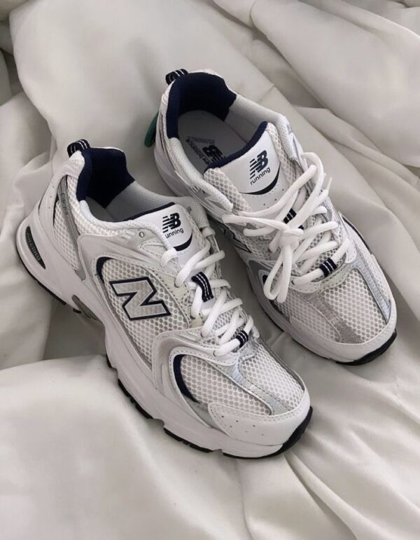 running shoes - Image 3
